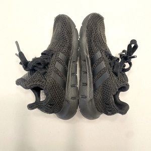 Black Adidas swift run sneakers